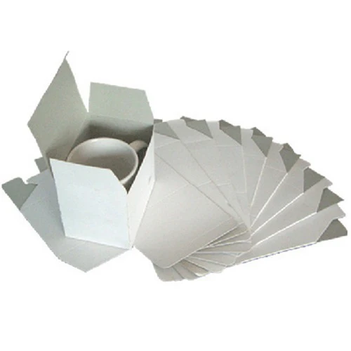 Cutie albă pentru căni – rezistentă și practică, ideală pentru ambalare